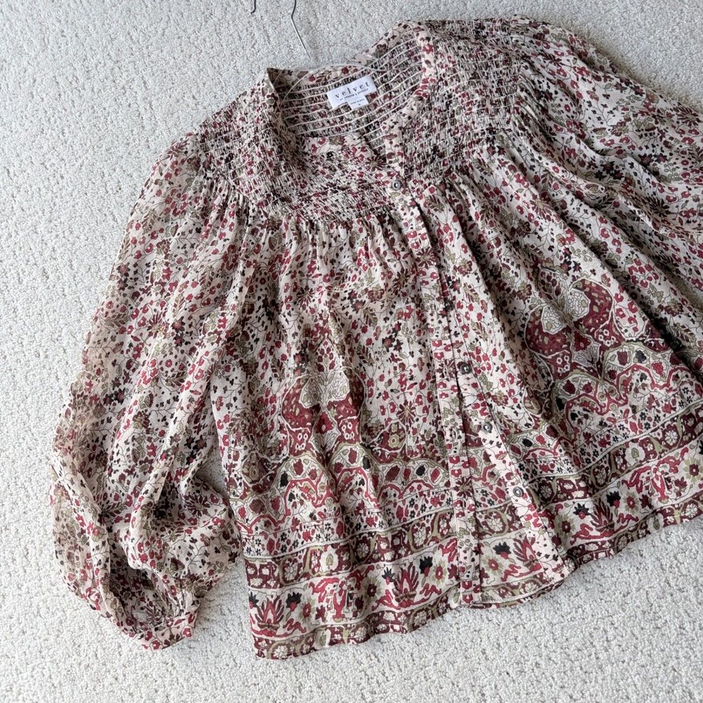Velvet by Graham & Spencer Blouse Womens Small Red Green Floral Smocked Boho Top